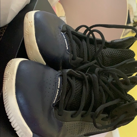 UA WMNS TORCH - Picture 4 of 4